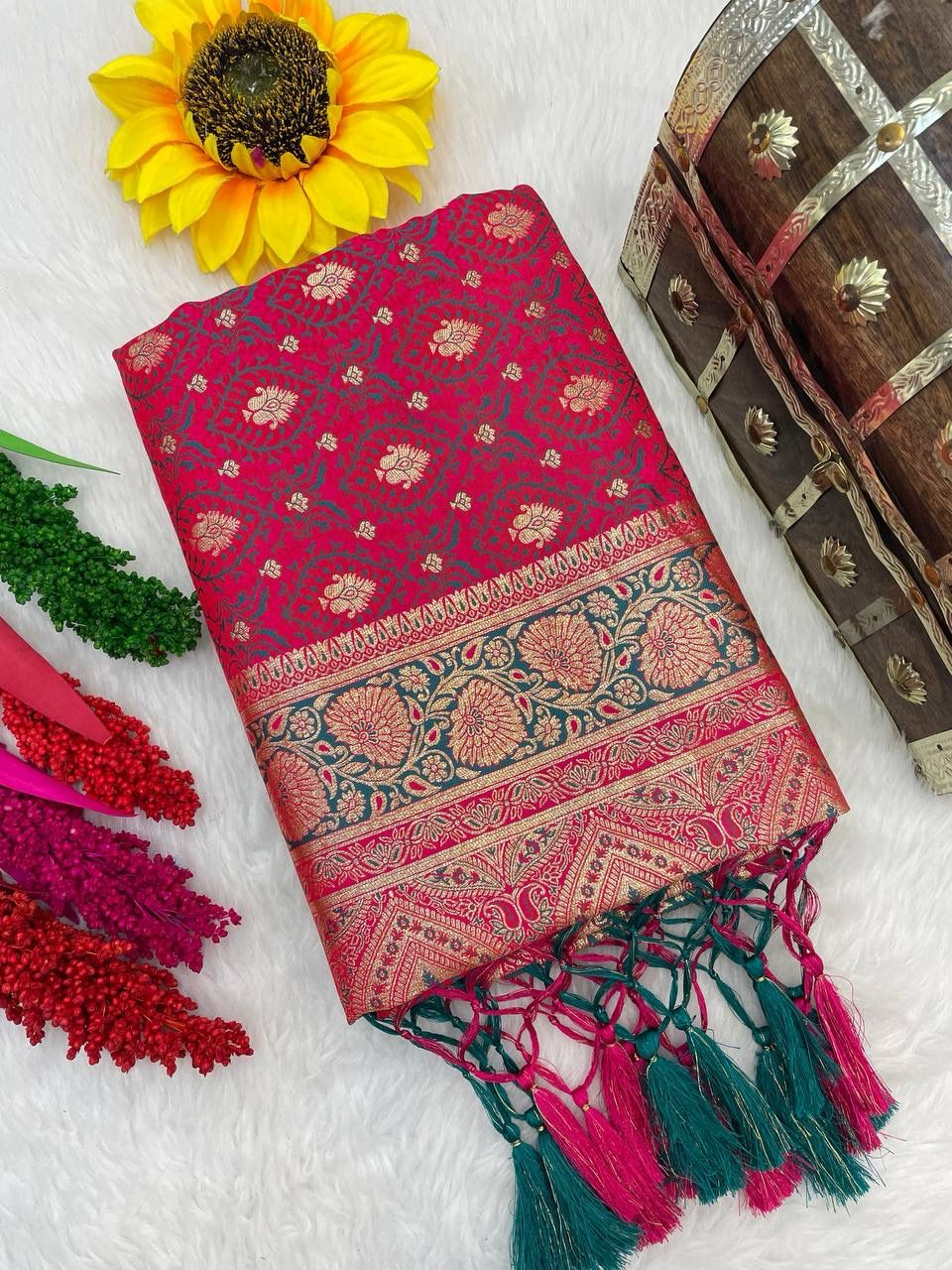 Attractiveness Dark Pink Color Banarasi Soft Silk Saree With Blouse Piece