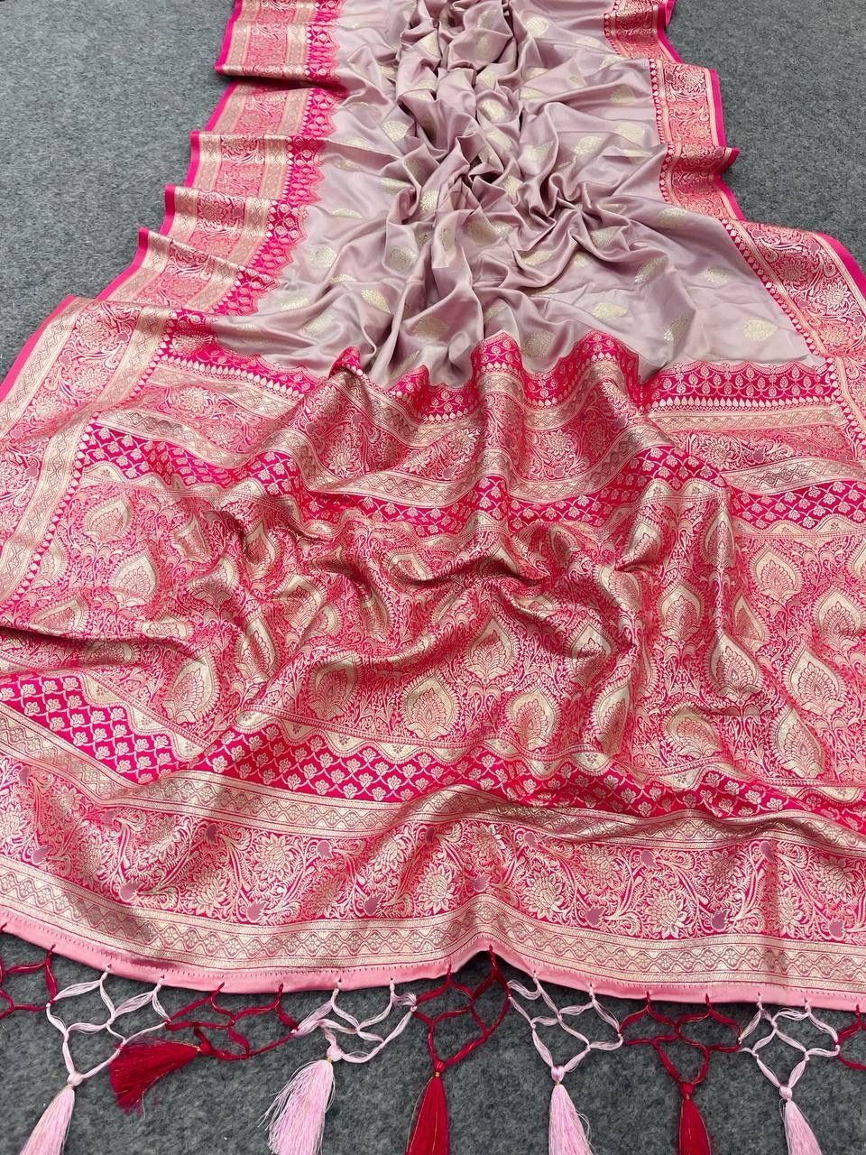 Twinkling Baby Pink Color Banarasi Soft Silk Saree With Blouse Piece