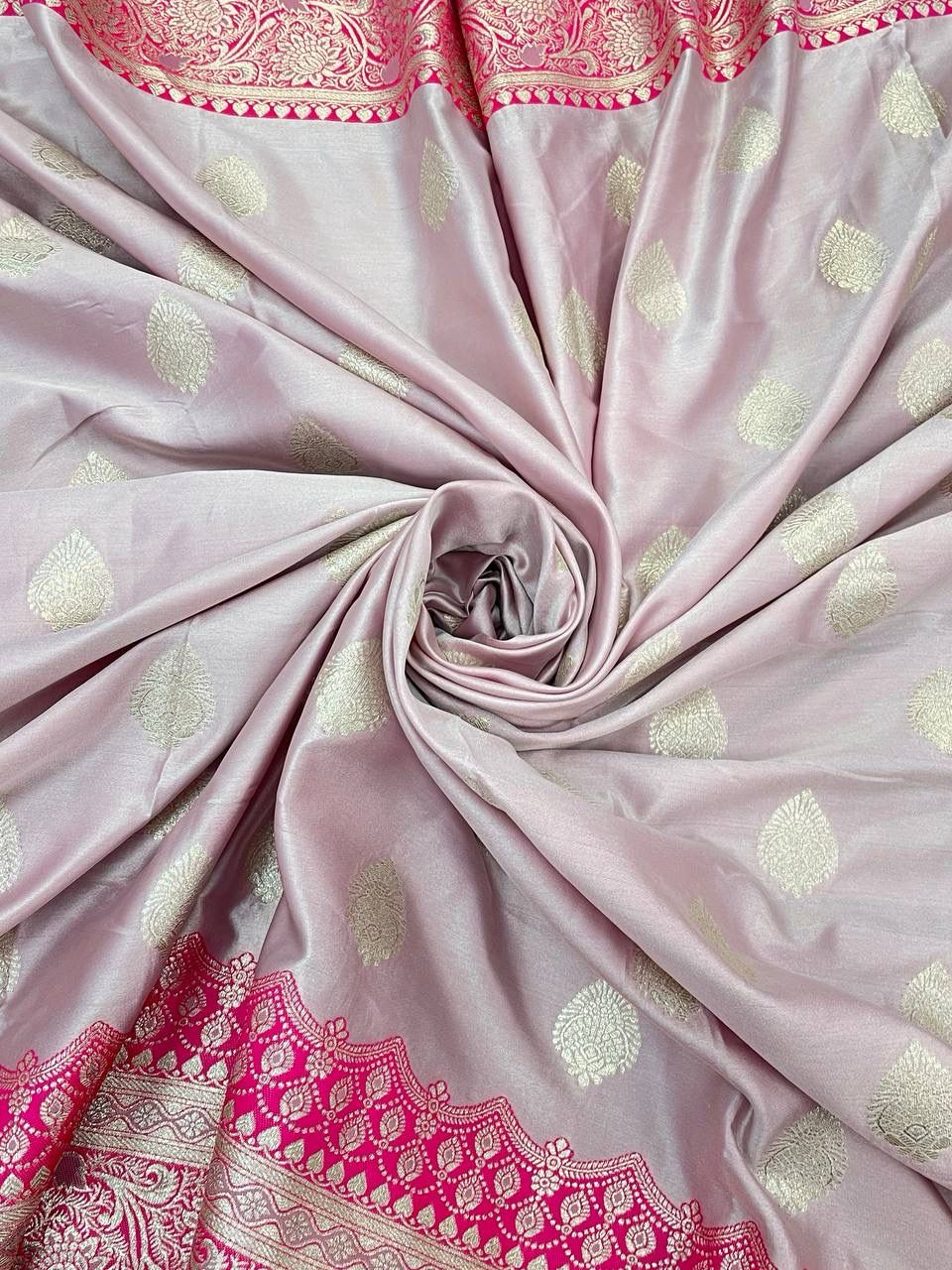 Twinkling Baby Pink Color Banarasi Soft Silk Saree With Blouse Piece