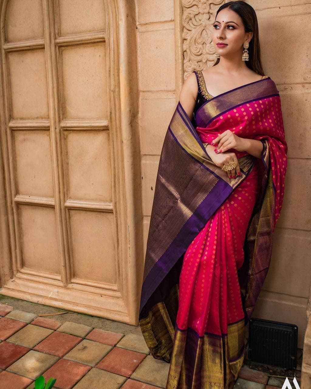 Resplendent Dark Pink Color Banarasi Soft Silk Saree With Blouse Piece