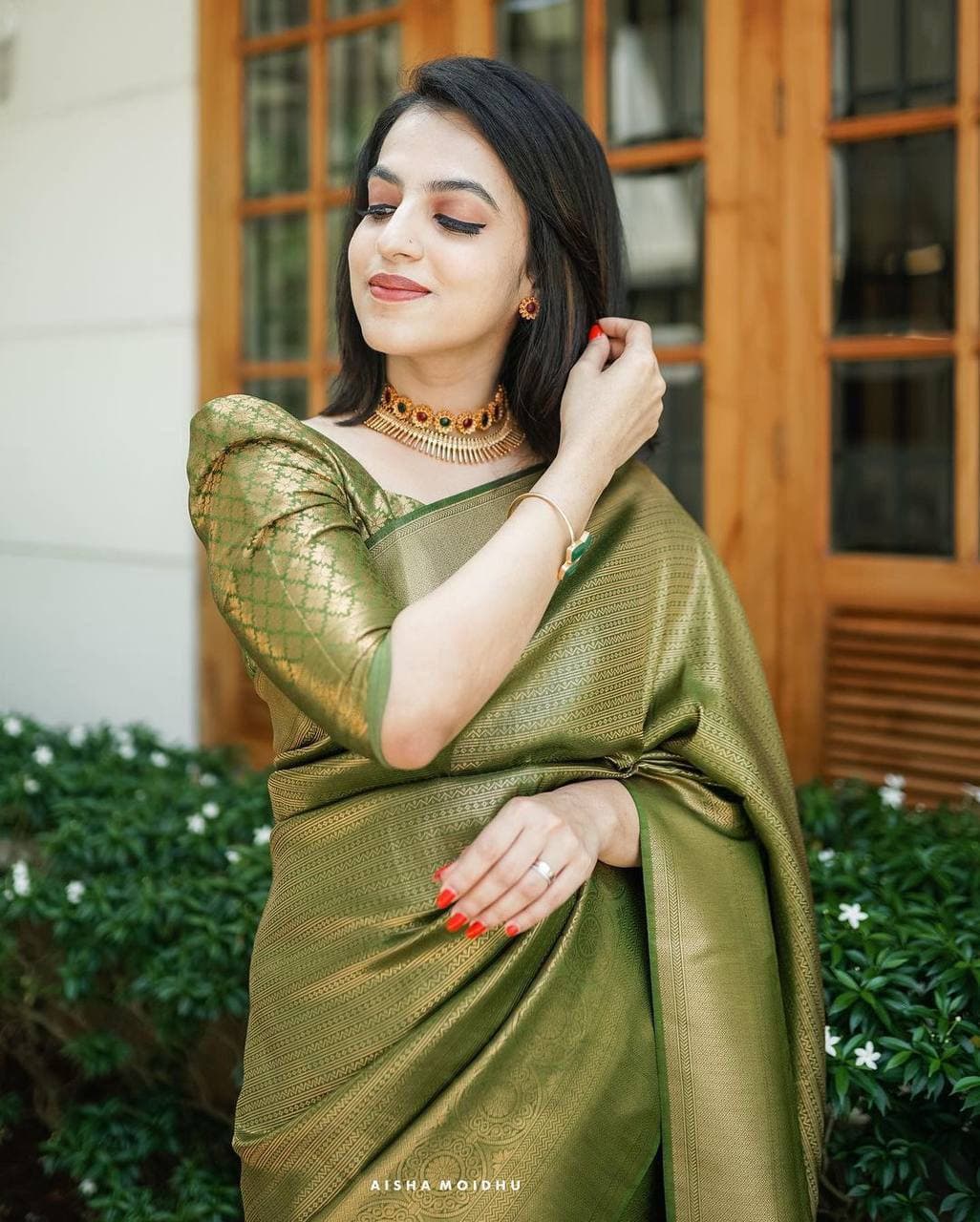 Luminous Green Color Kanjivaram Silk Saree With Blouse Piece