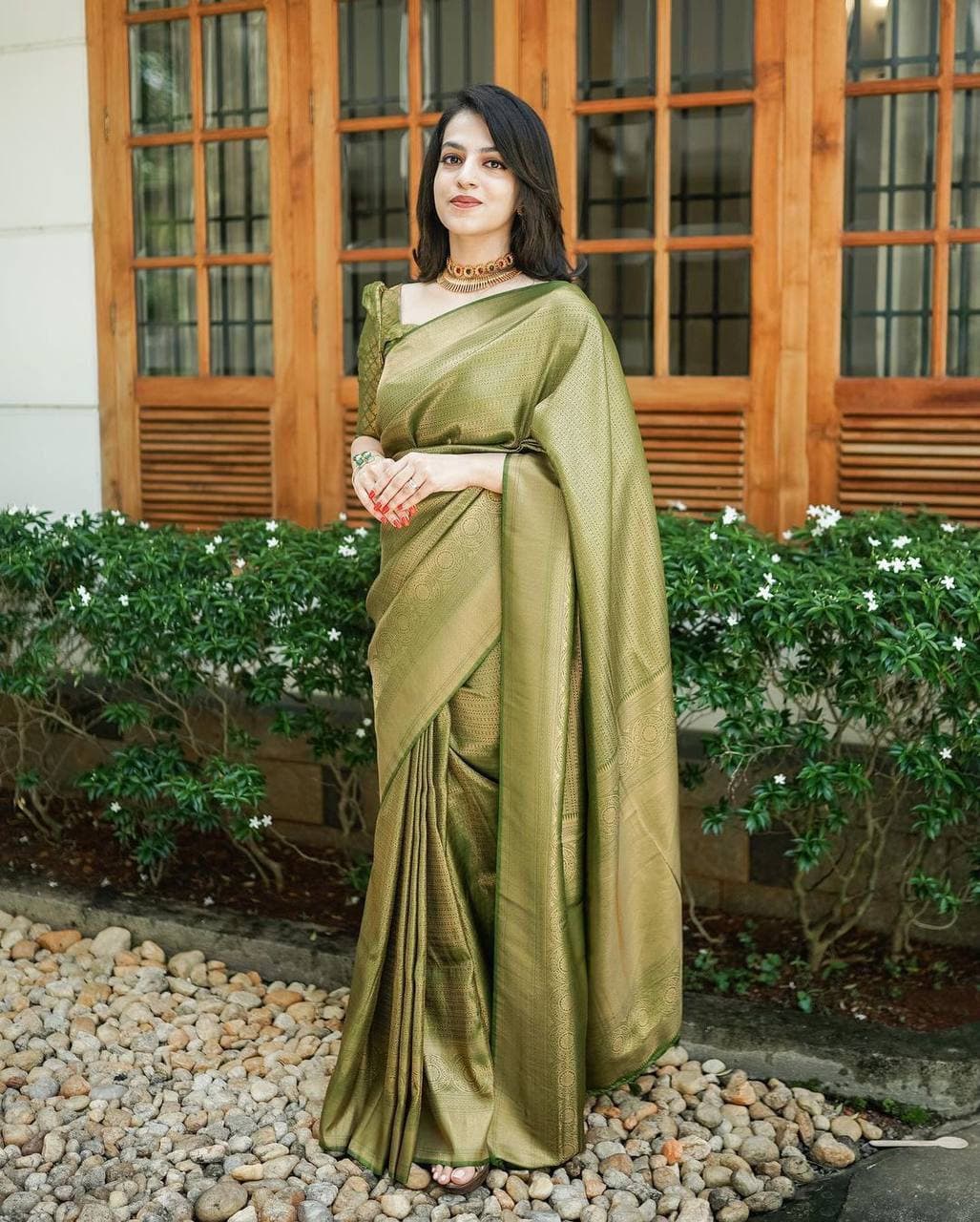 Luminous Green Color Kanjivaram Silk Saree With Blouse Piece