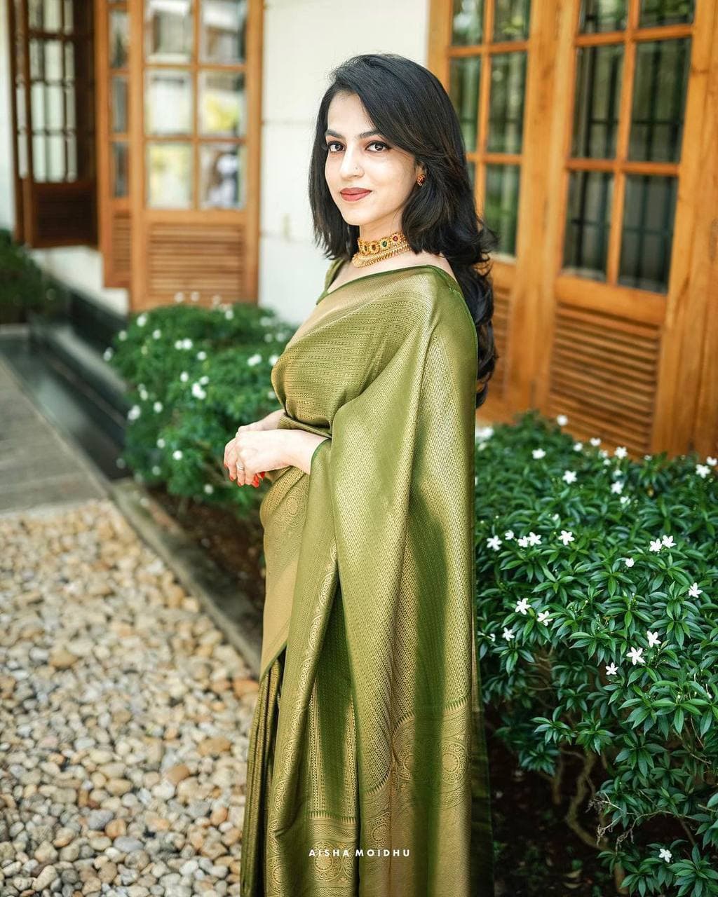 Luminous Green Color Kanjivaram Silk Saree With Blouse Piece