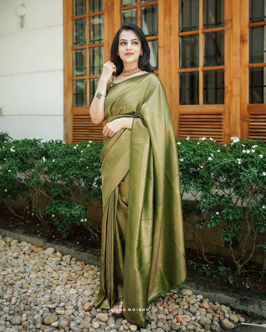 Luminous Green Color Kanjivaram Silk Saree With Blouse Piece