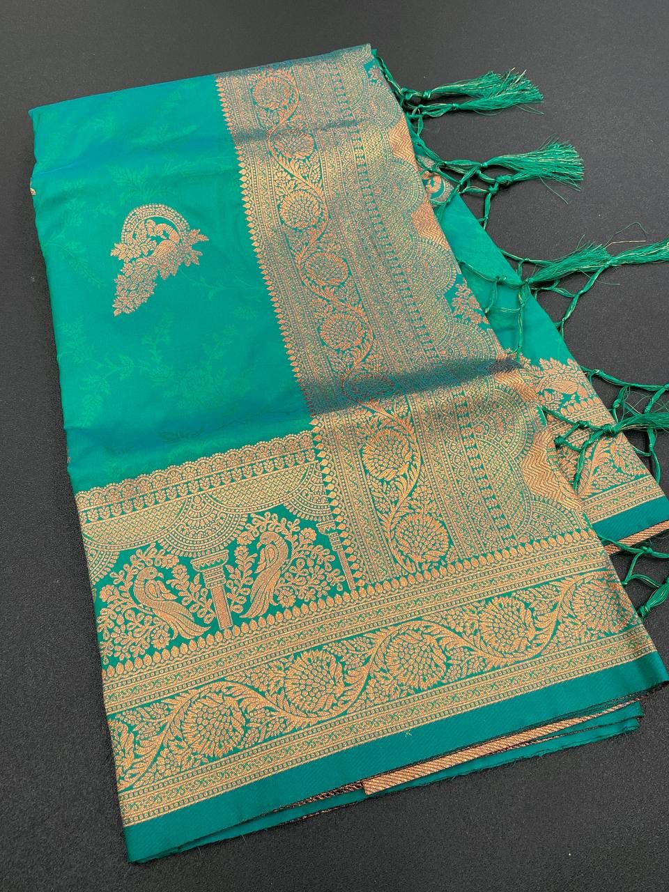 Graceful Turquoise Blue Color Banarasi Soft Silk Saree With Blouse Piece