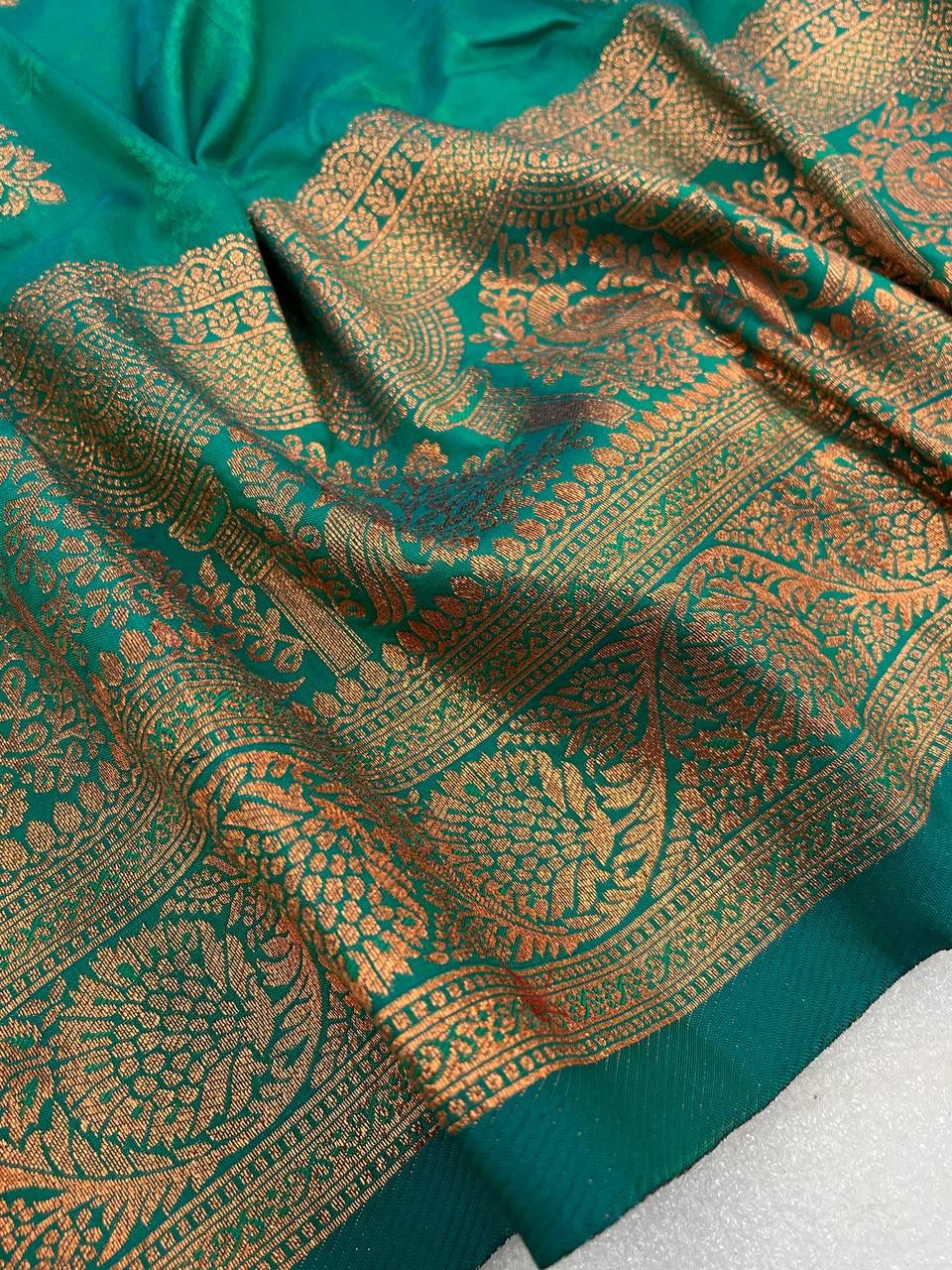 Graceful Turquoise Blue Color Banarasi Soft Silk Saree With Blouse Piece