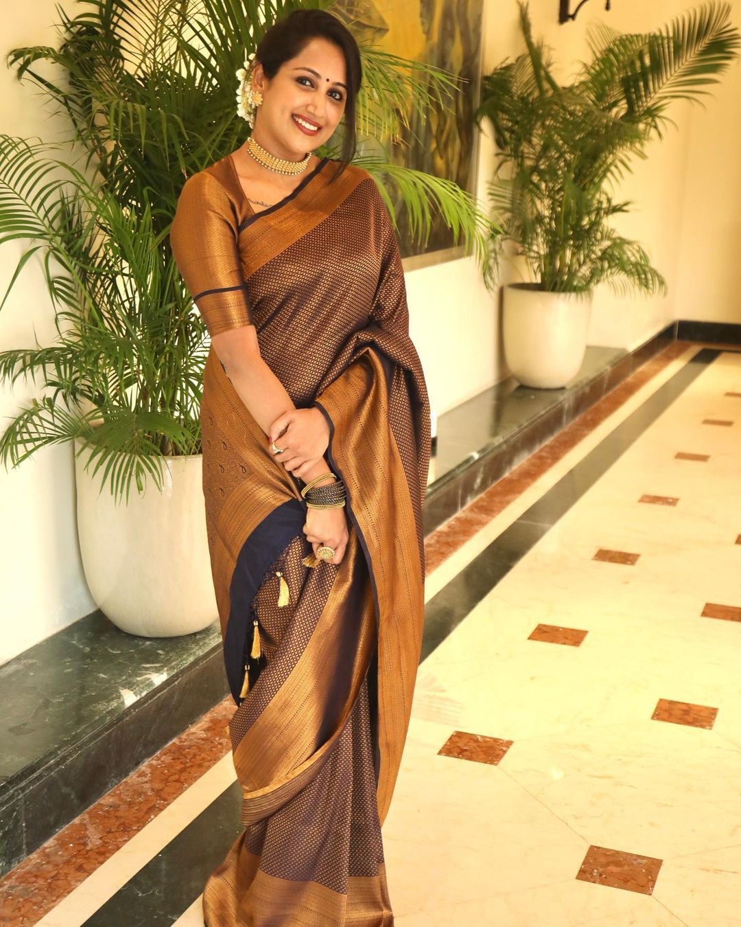 Enrapturing Black Color Kanjivaram Silk Saree With Blouse Piece