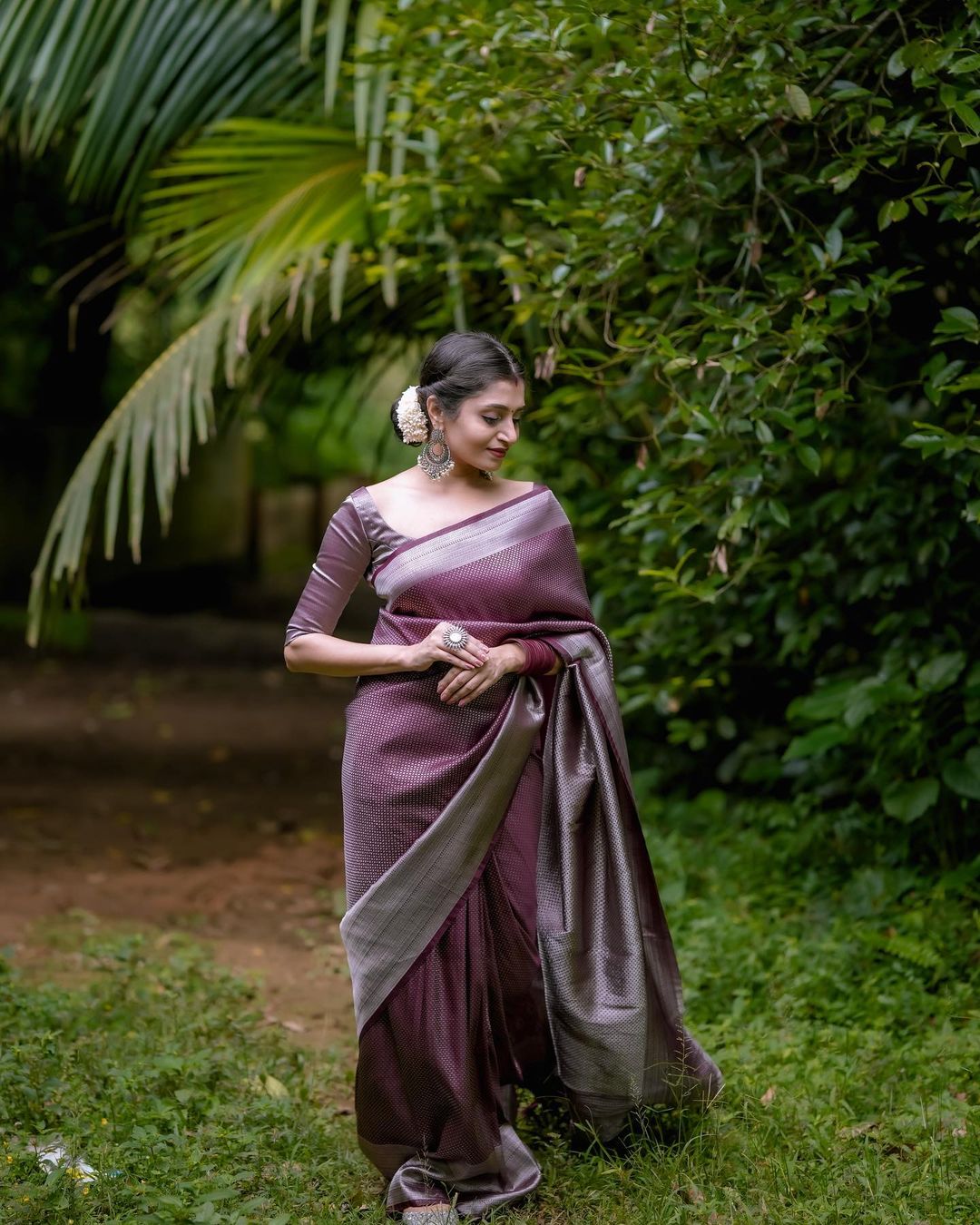 Enchanting Brown Color Kanjivaram Silk Saree With Blouse Piece