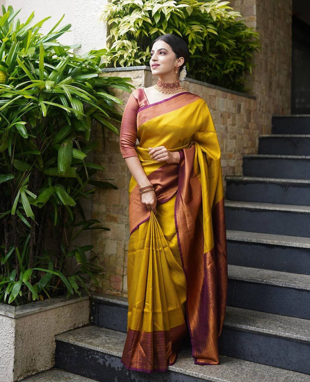 Mesmerizing Golden Color Kanjivaram Silk Saree With Blouse Piece