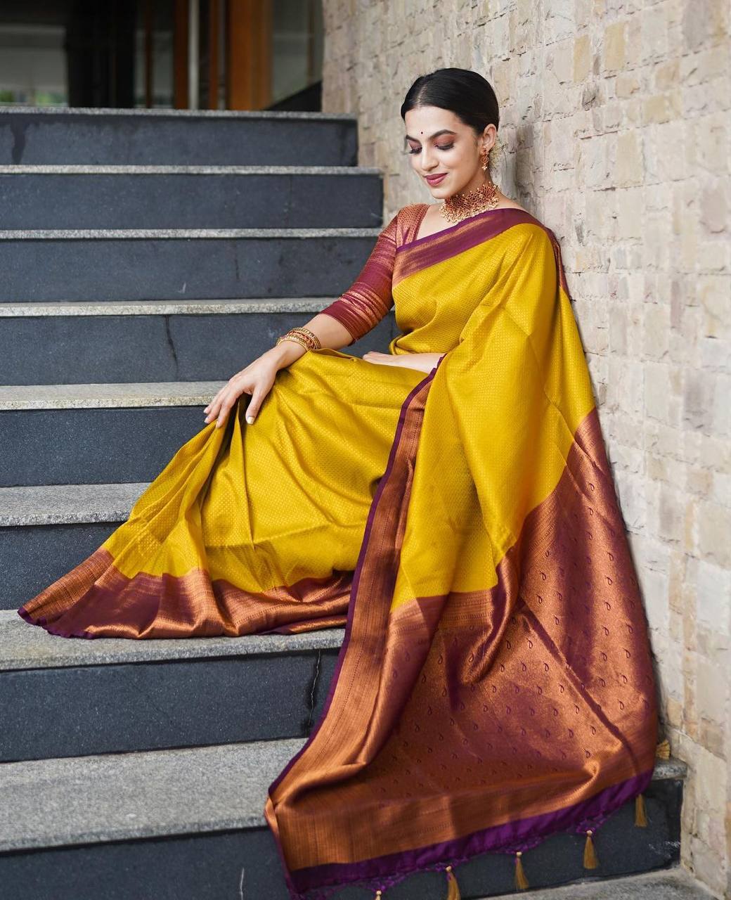 Mesmerizing Golden Color Kanjivaram Silk Saree With Blouse Piece