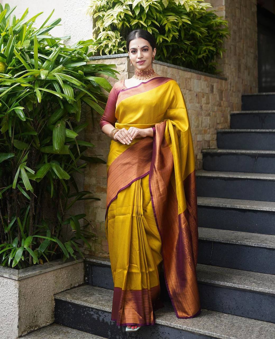 Mesmerizing Golden Color Kanjivaram Silk Saree With Blouse Piece