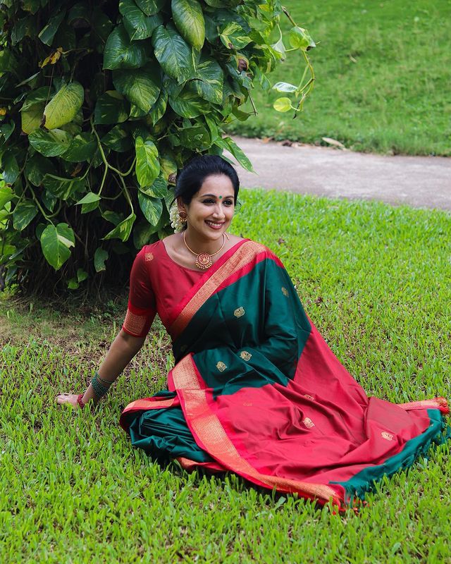 Heavenly Rama Green Color Banarasi Soft Silk Saree With Blouse Piece