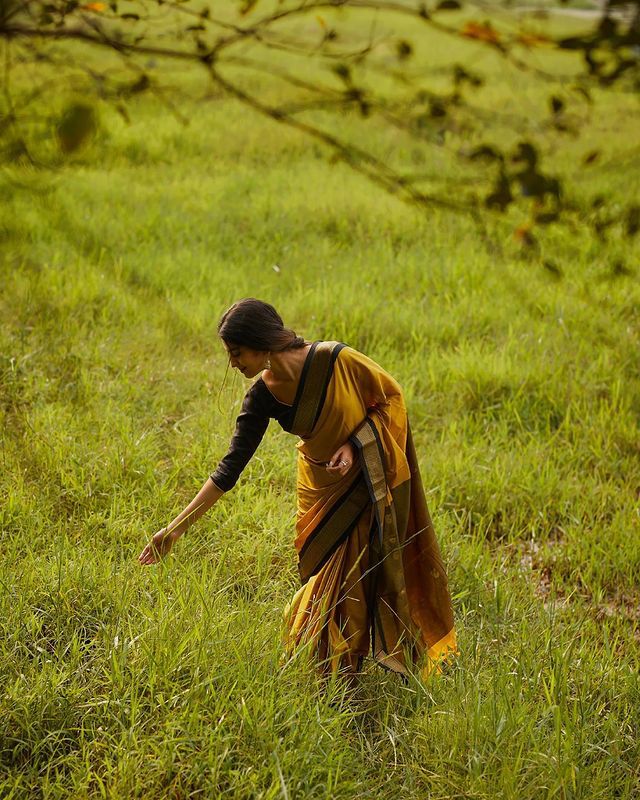 Enigmatic Yellow Color Banarasi Soft Silk Saree With Blouse Piece