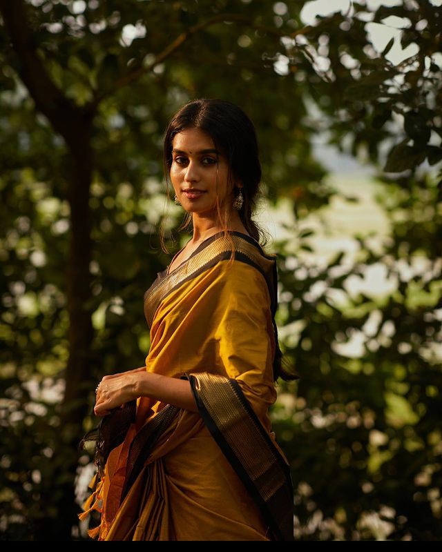 Enigmatic Yellow Color Banarasi Soft Silk Saree With Blouse Piece