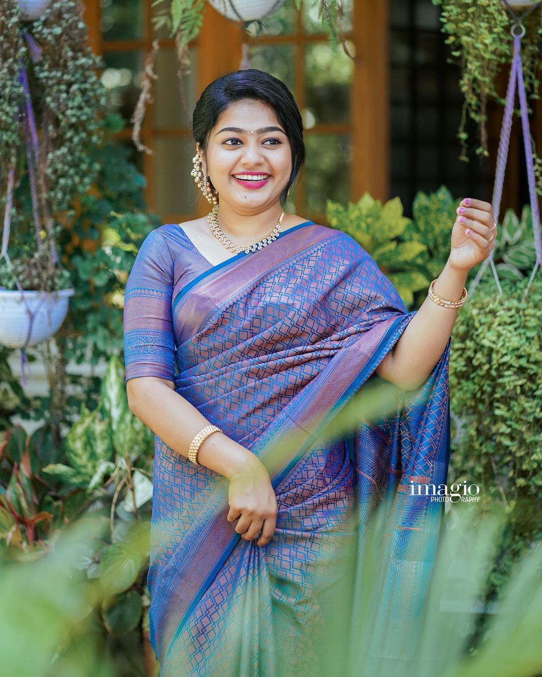 Captivating Blue Color Soft Lichi Silk Saree With Blouse Piece