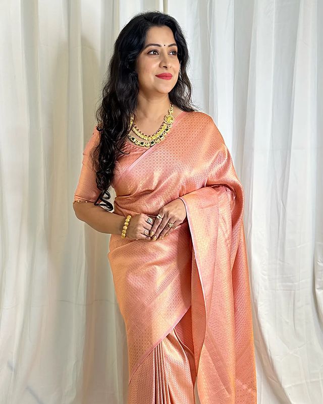 Eclipsing Baby Pink Color Soft Lichi Silk Saree With Blouse Piece