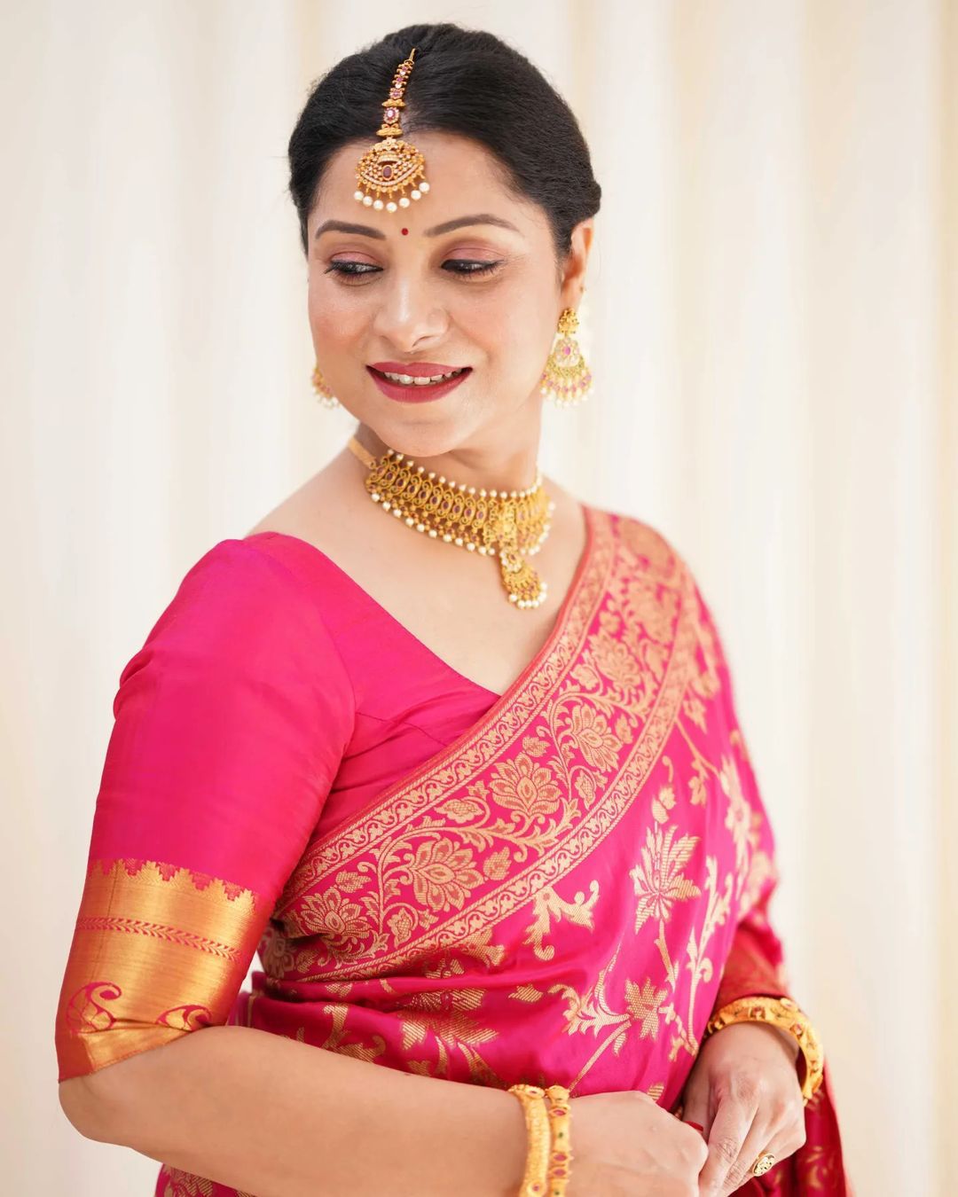 Ethereal Dark Pink Color Banarasi Soft Silk Saree With Blouse Piece