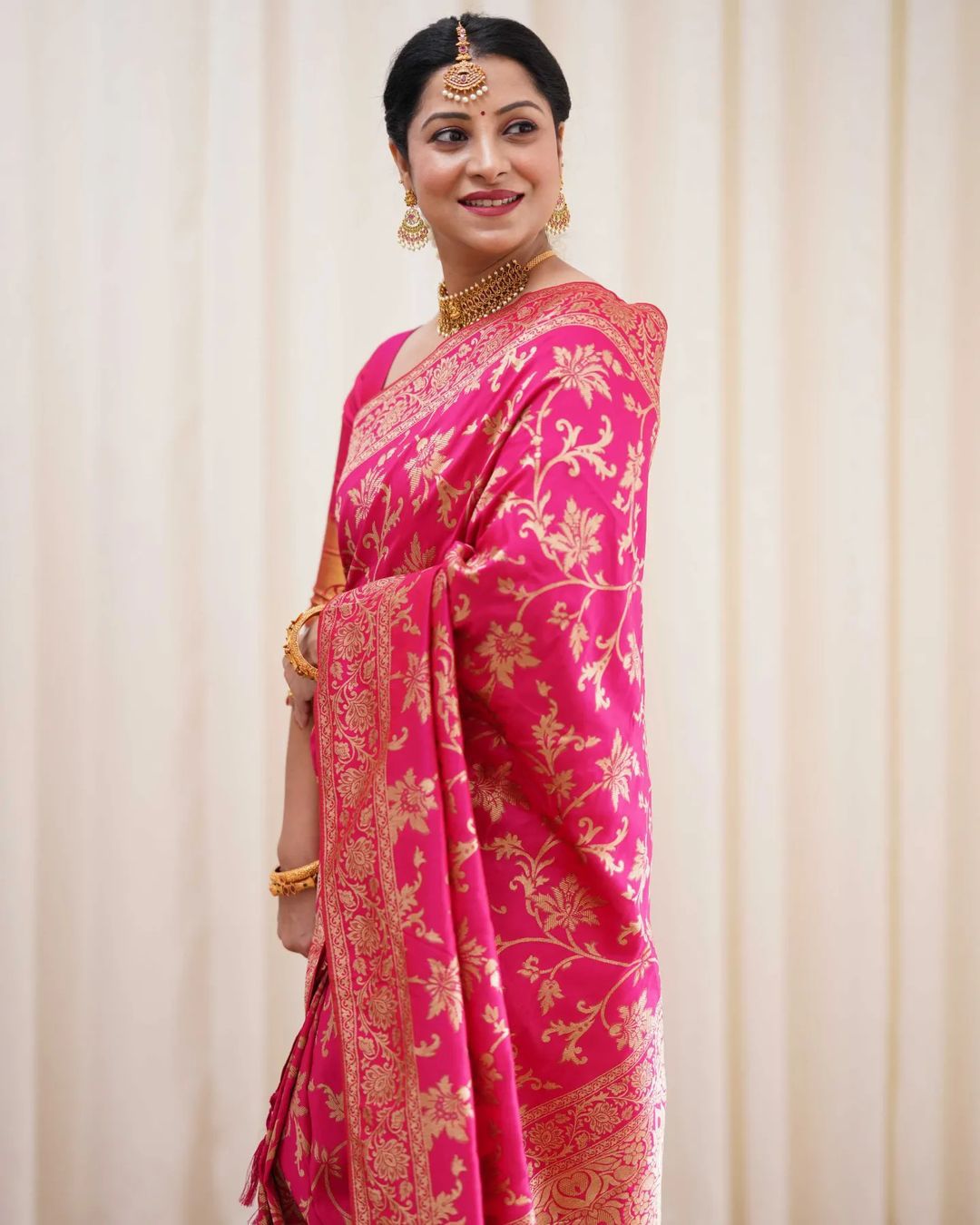 Ethereal Dark Pink Color Banarasi Soft Silk Saree With Blouse Piece