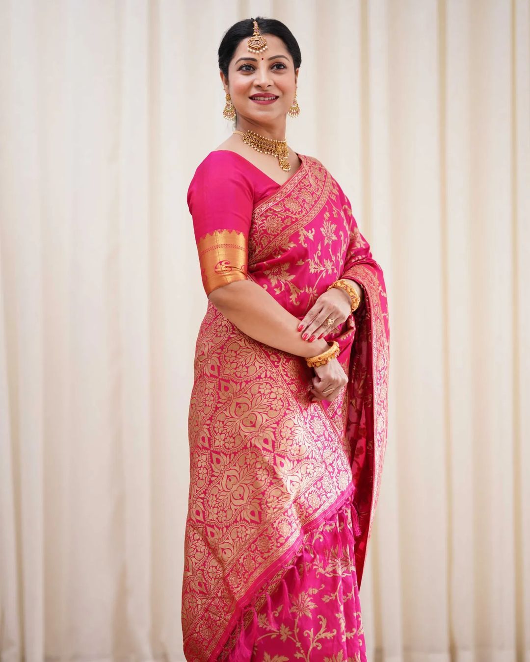 Ethereal Dark Pink Color Banarasi Soft Silk Saree With Blouse Piece