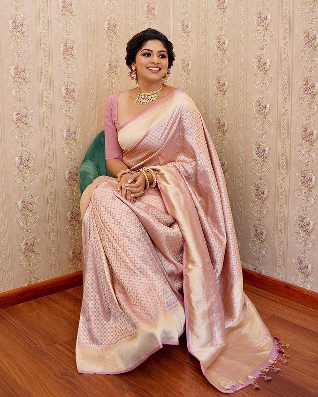 Brilliant Baby Pink Color Soft Lichi Silk Saree With Blouse Piece