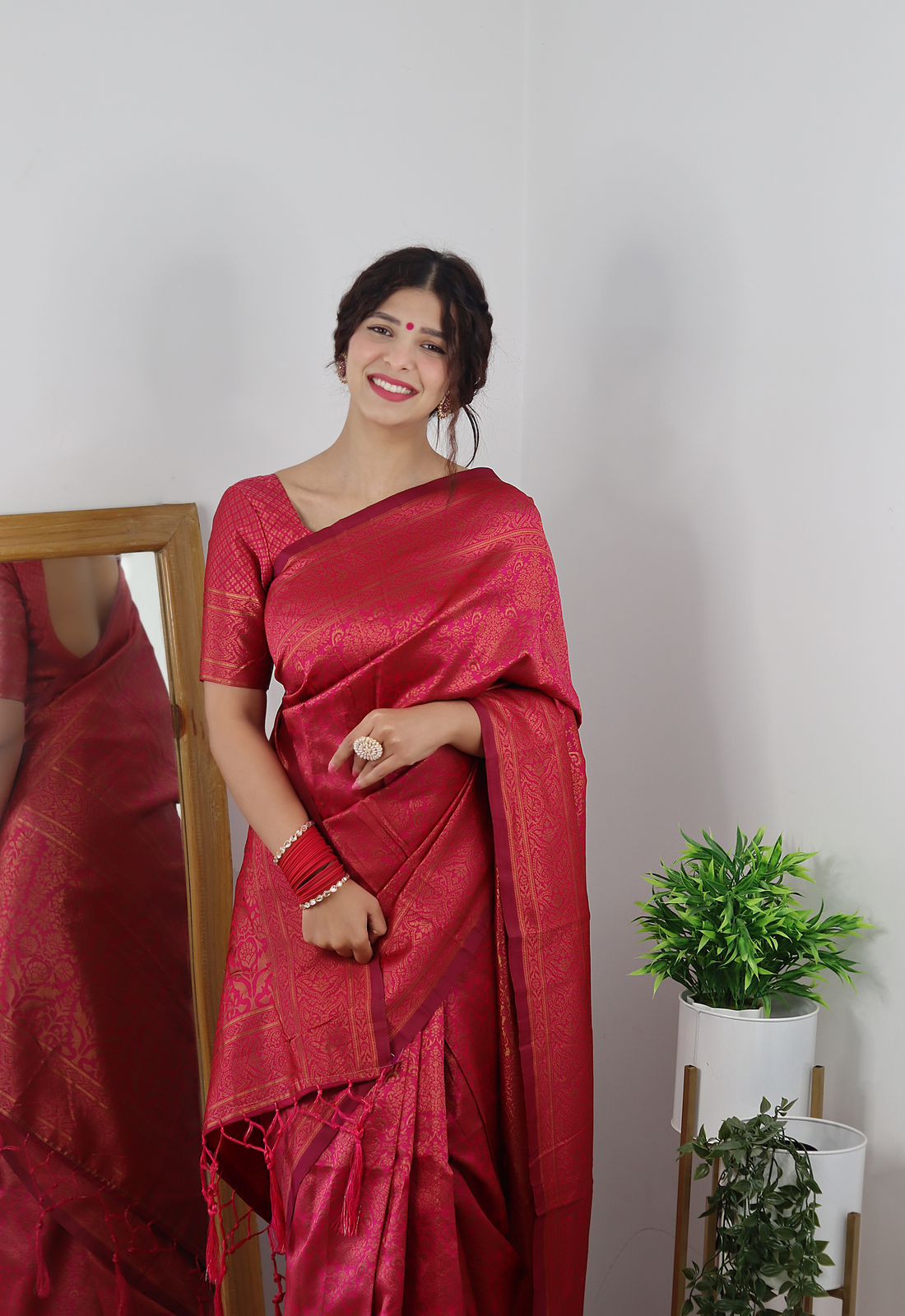 Sublime Dark Pink Color Banarasi Soft Silk Saree With Blouse Piece