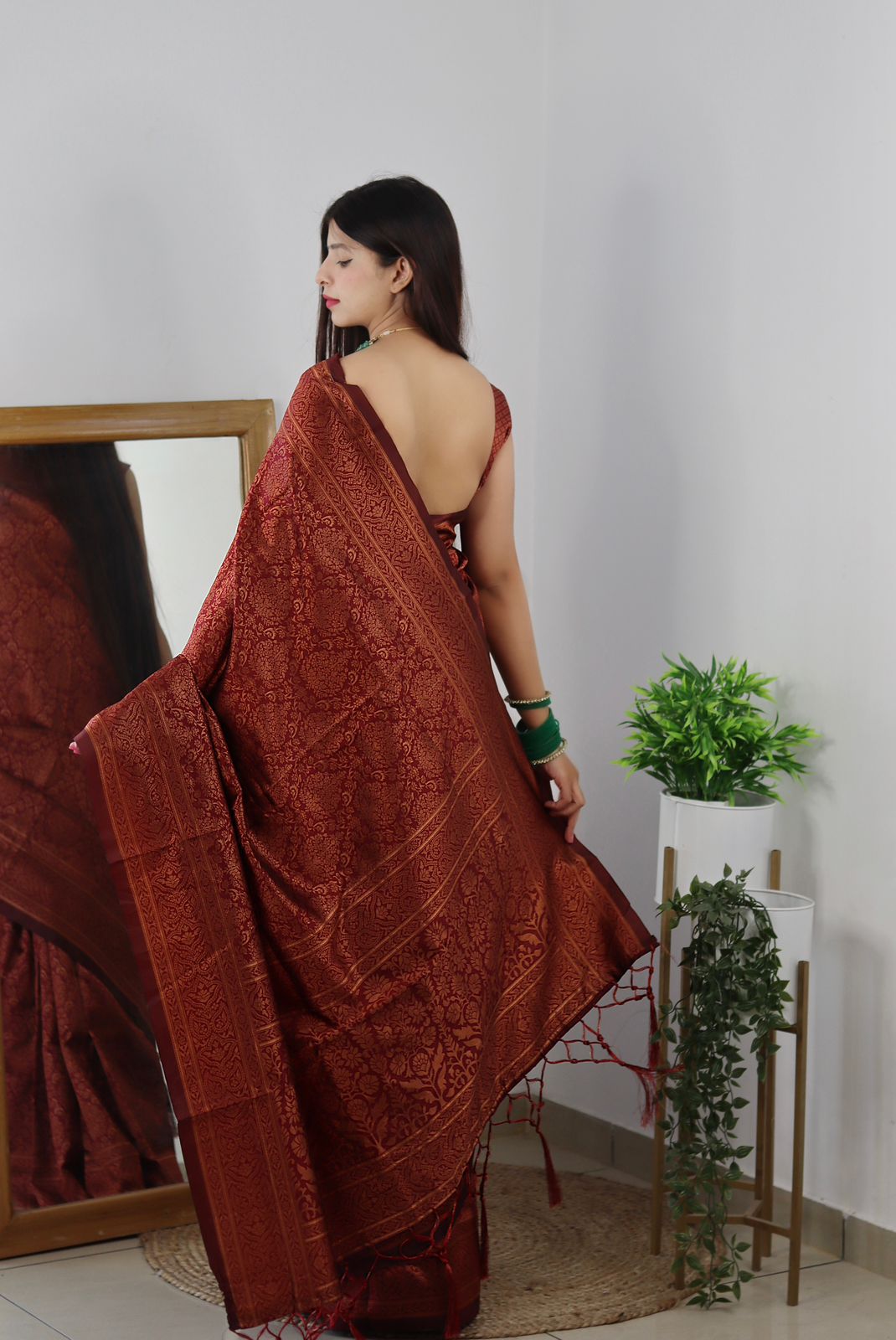 Utopian Maroon Color Banarasi Soft Silk Saree With Blouse Piece