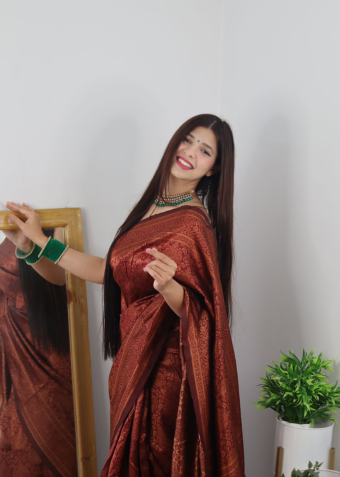 Utopian Maroon Color Banarasi Soft Silk Saree With Blouse Piece