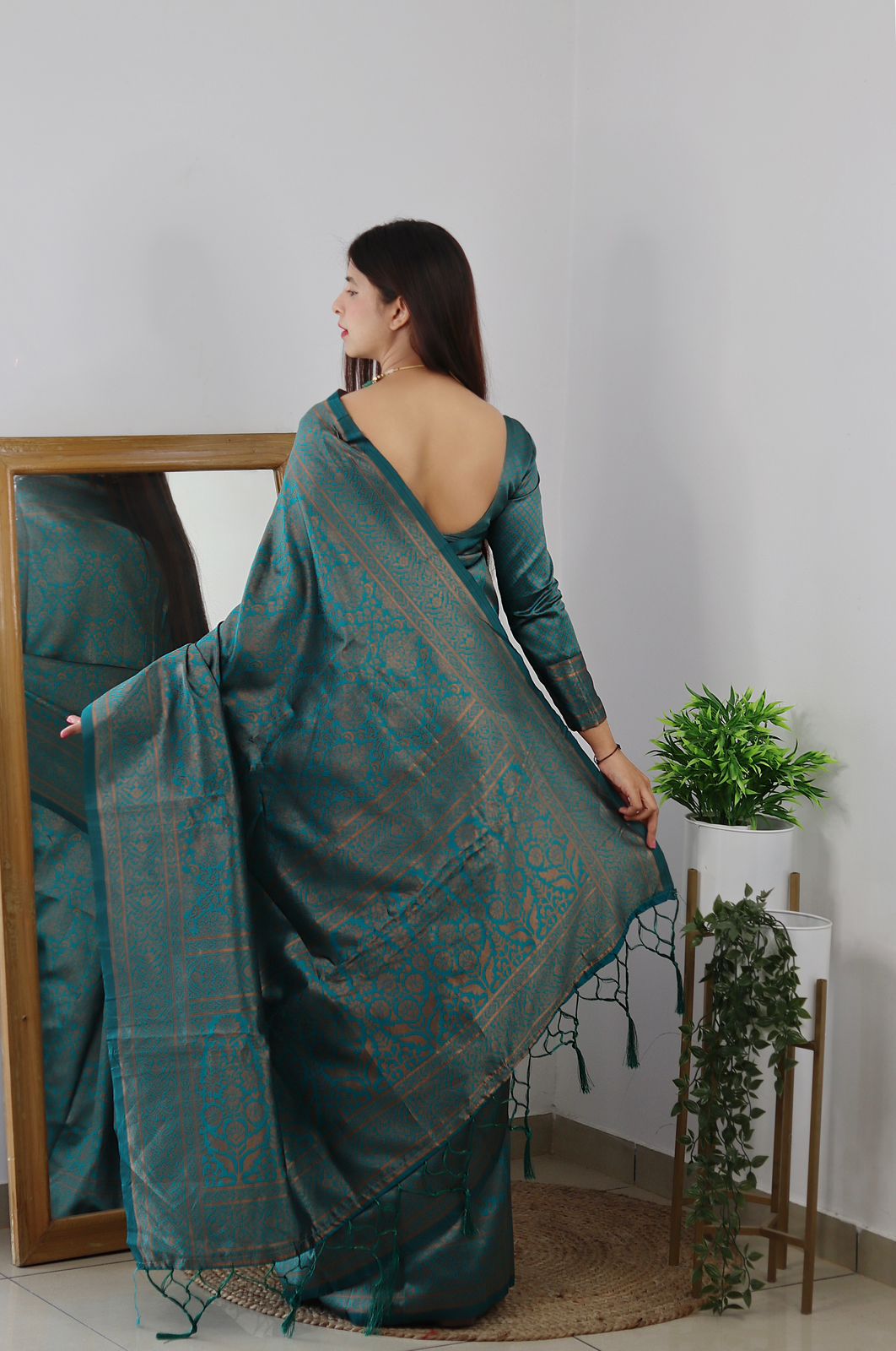 Angelic Rama Green Color Banarasi Soft Silk Saree With Blouse Piece