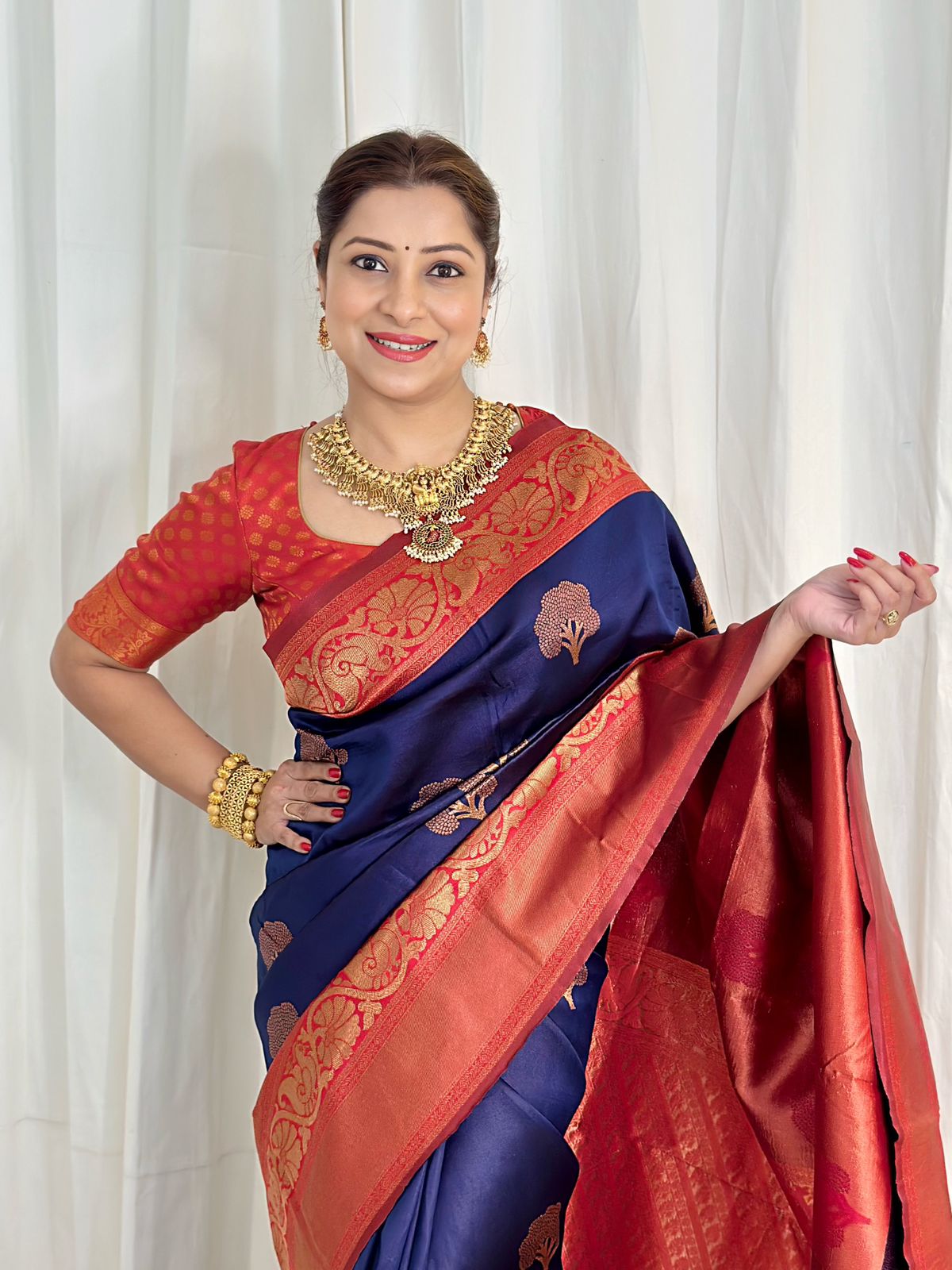 Slippery Navy Blue Color Banarasi Soft Silk Saree With Blouse Piece