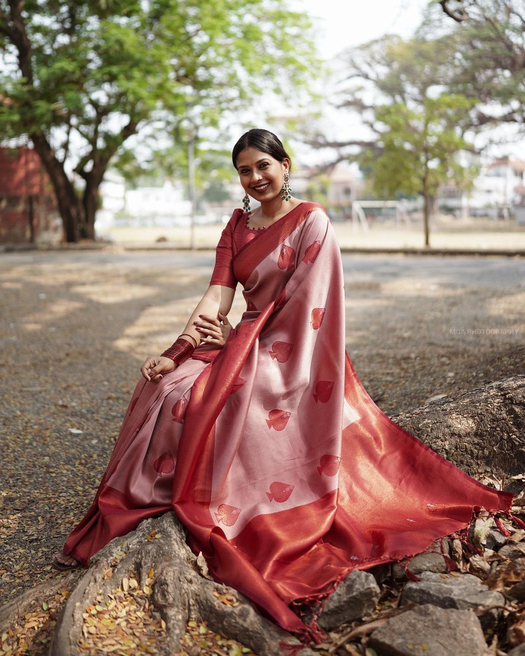 Luminous Pink Color Soft Lichi Silk Saree With Blouse Piece