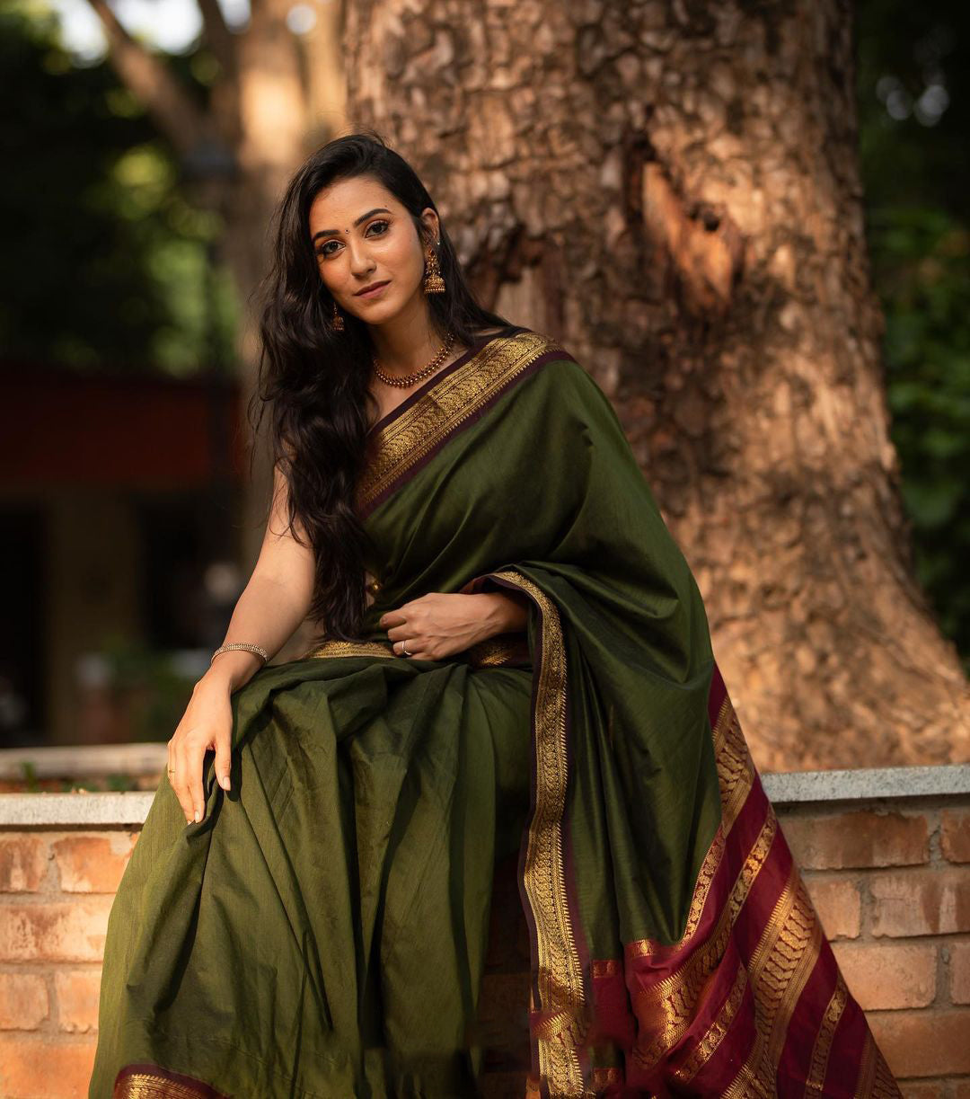 Mesmerizing Green Color Banarasi Soft Silk Saree With Blouse Piece