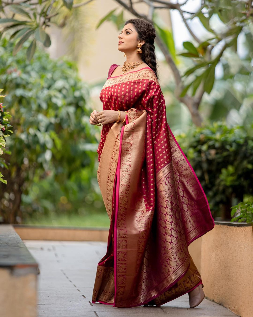 Heavenly Maroon Color Banarasi Soft Silk Saree With Blouse Piece