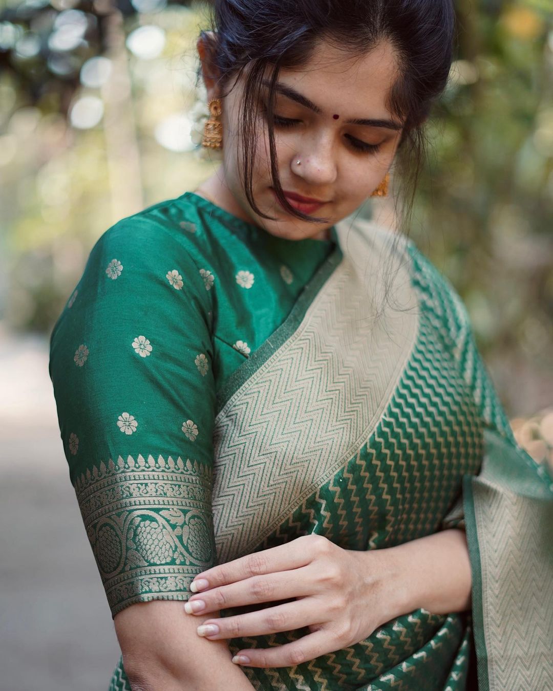 Scintillating Green Color Soft Lichi Silk Saree With Blouse Piece