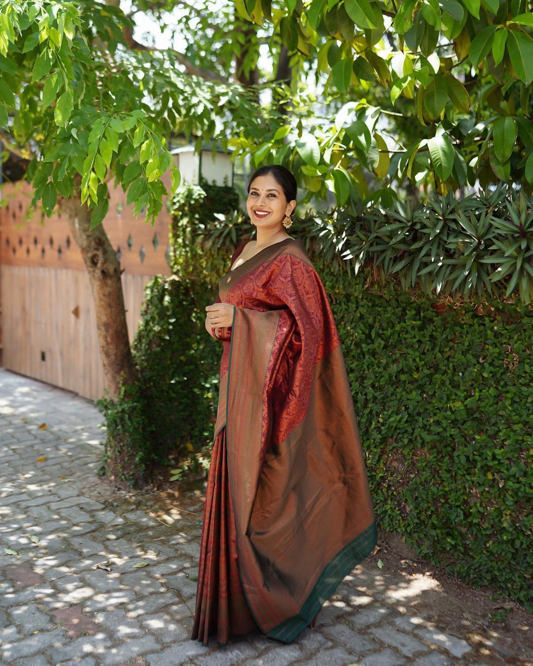 Thrilling Maroon Color Soft Lichi Silk Saree With Blouse Piece