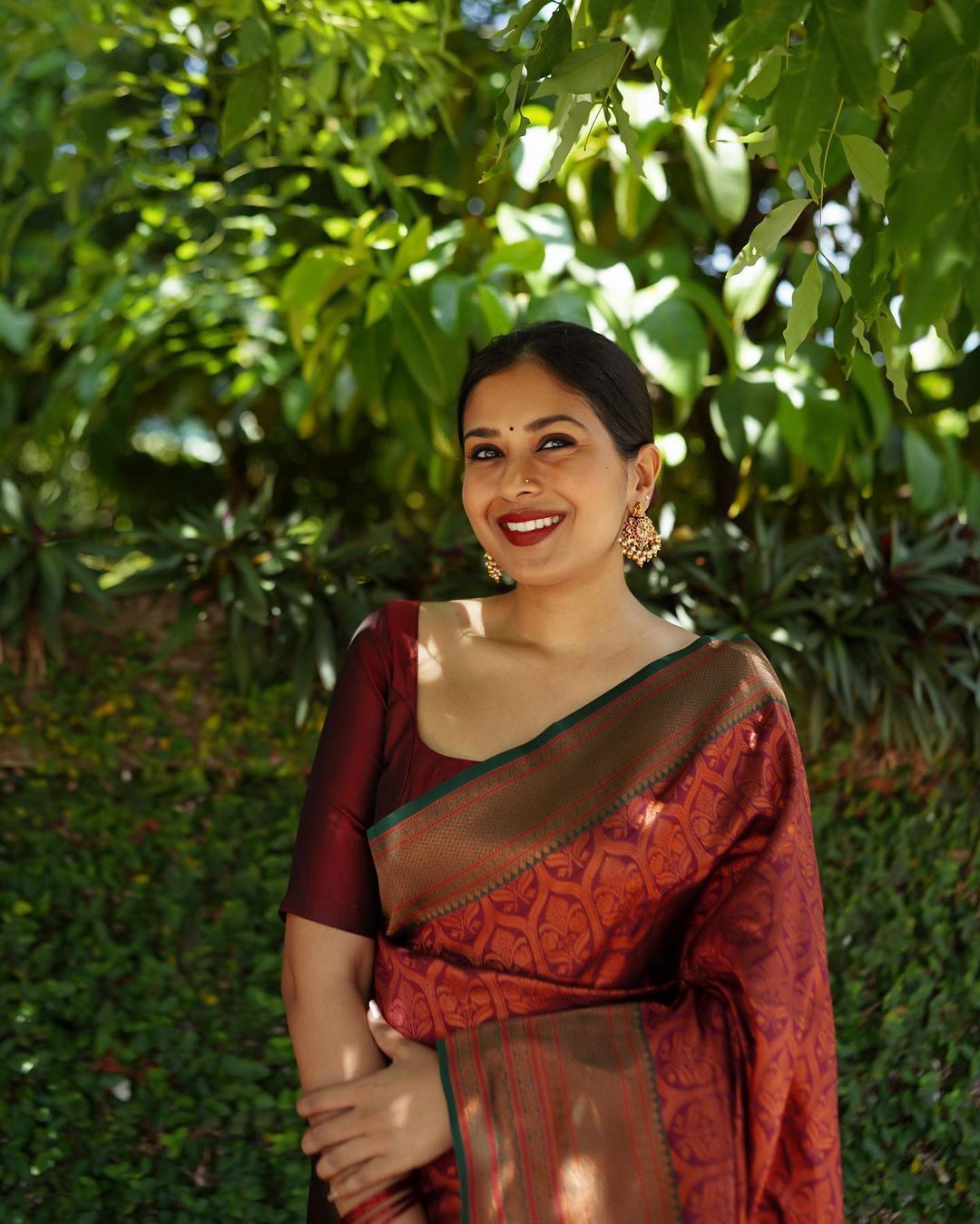 Thrilling Maroon Color Soft Lichi Silk Saree With Blouse Piece