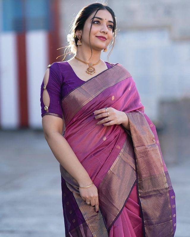 Classy Lavender Color Soft Lichi Silk Saree With Blouse Piece