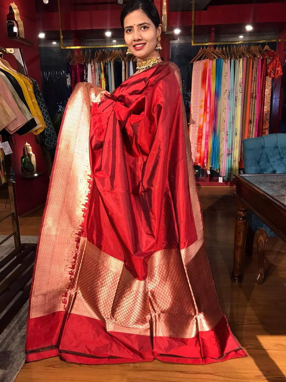 Inviting Red Color Soft Lichi Silk Saree With Blouse Piece