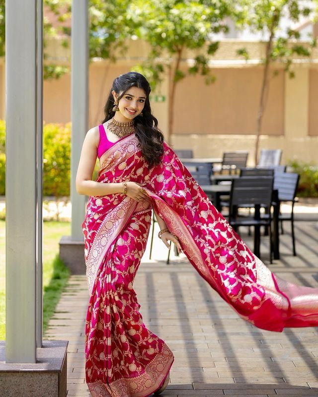 Majestic Dark Pink Color Soft Lichi Silk Saree With Blouse Piece