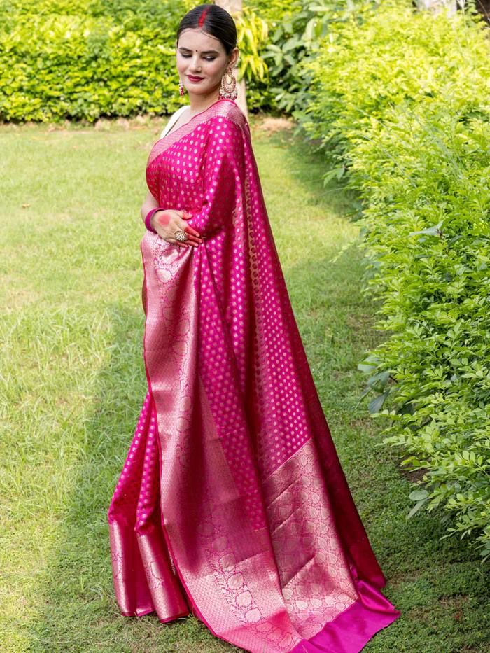 Animated Dark Pink Color Soft Lichi Silk Saree With Blouse Piece