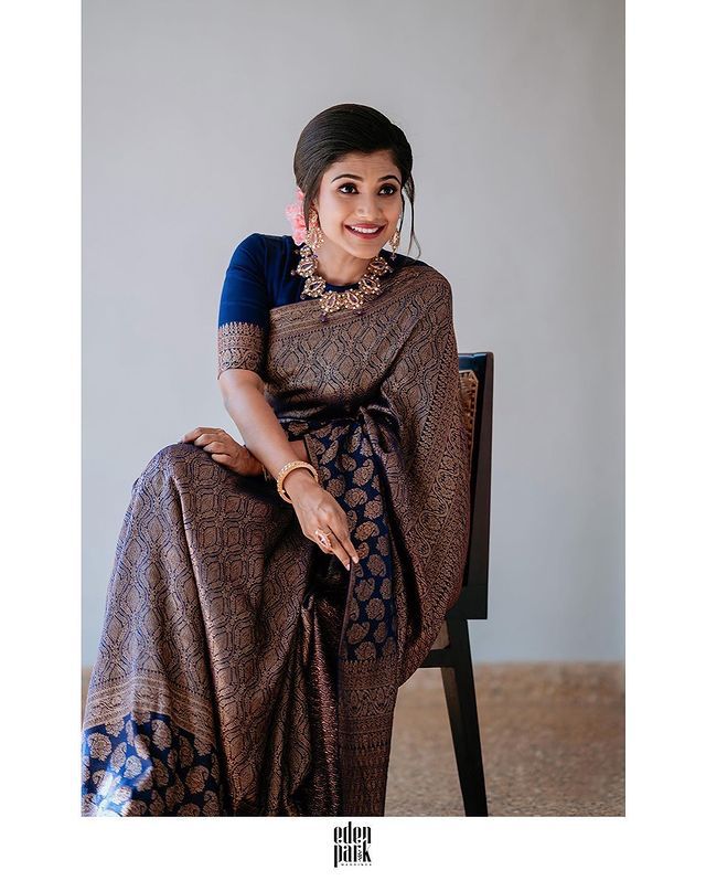 Opulent Navy Blue Color Soft Lichi Silk Saree With Blouse Piece