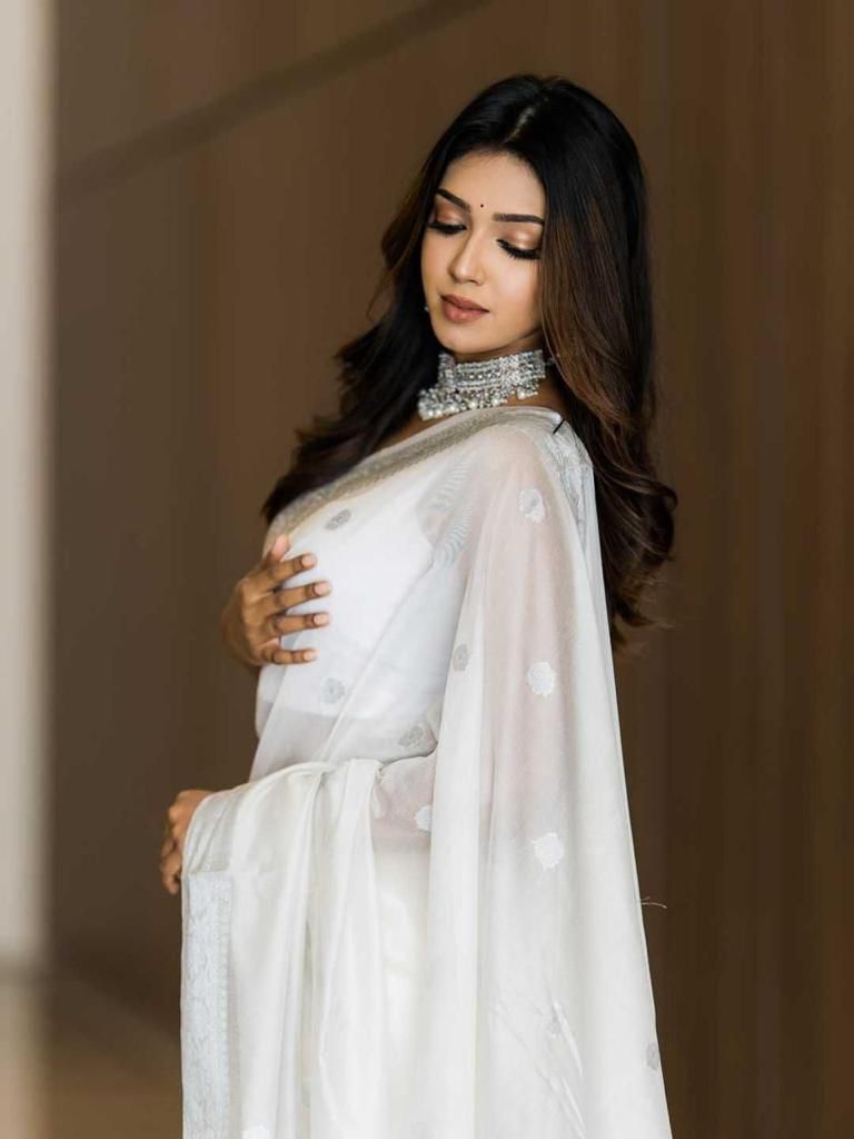 Glistening White Color Soft Lichi Silk Saree