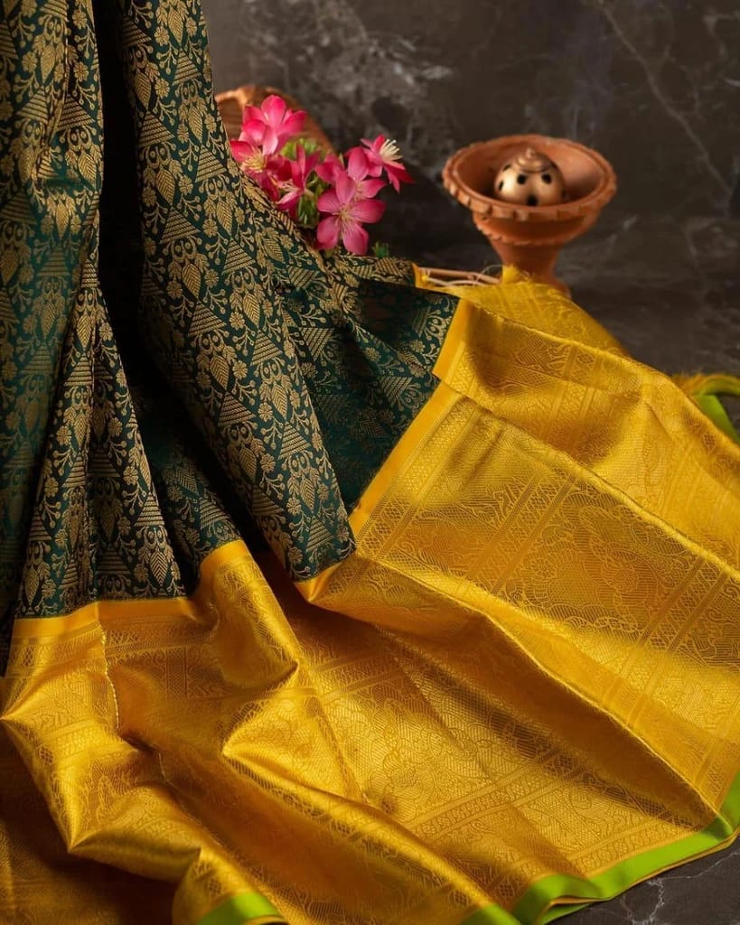 Captivating Green Color Banarasi Soft Silk Saree With Blouse Piece