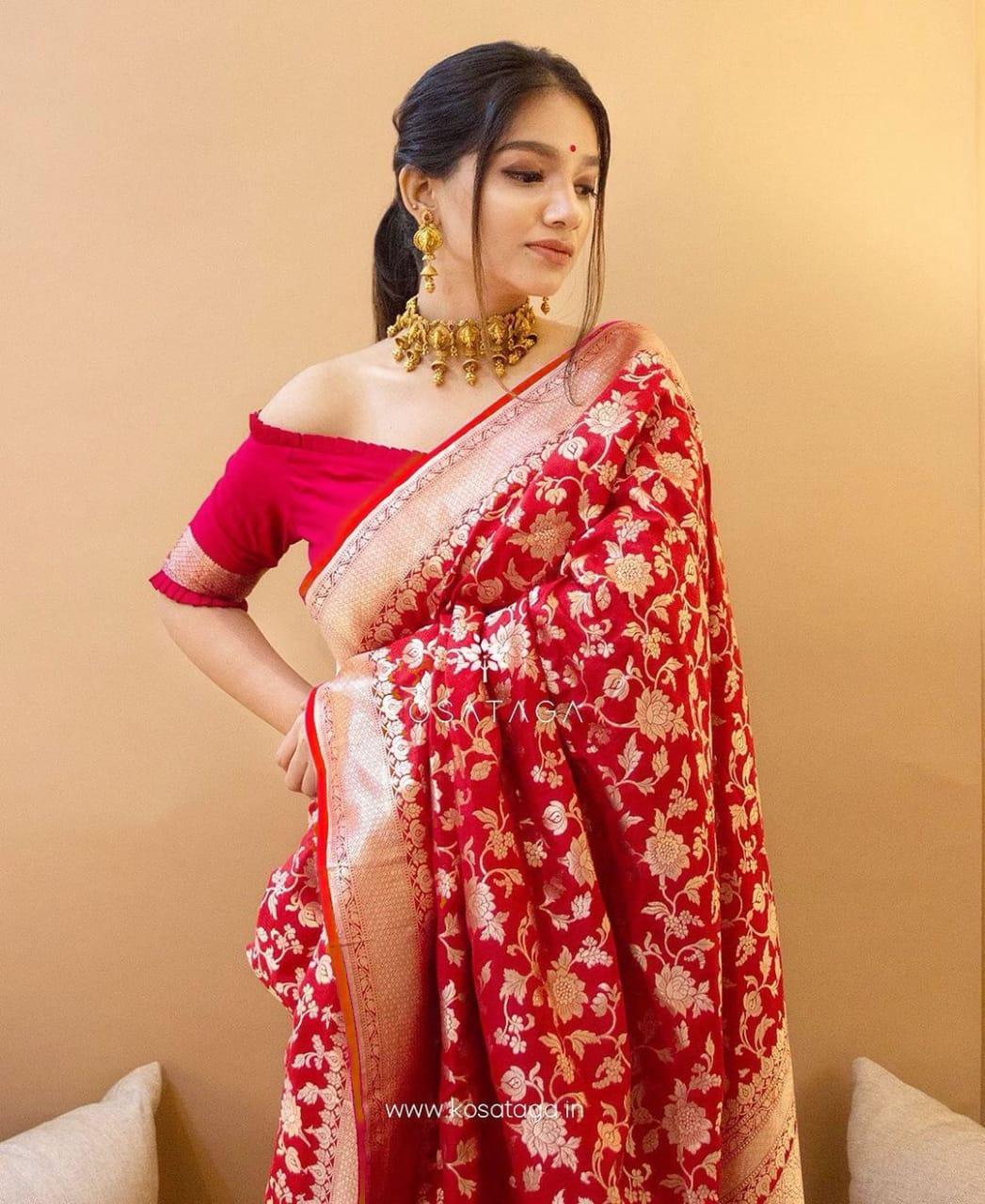 Enticing Red Color Banarasi Soft Silk Saree With Blouse Piece