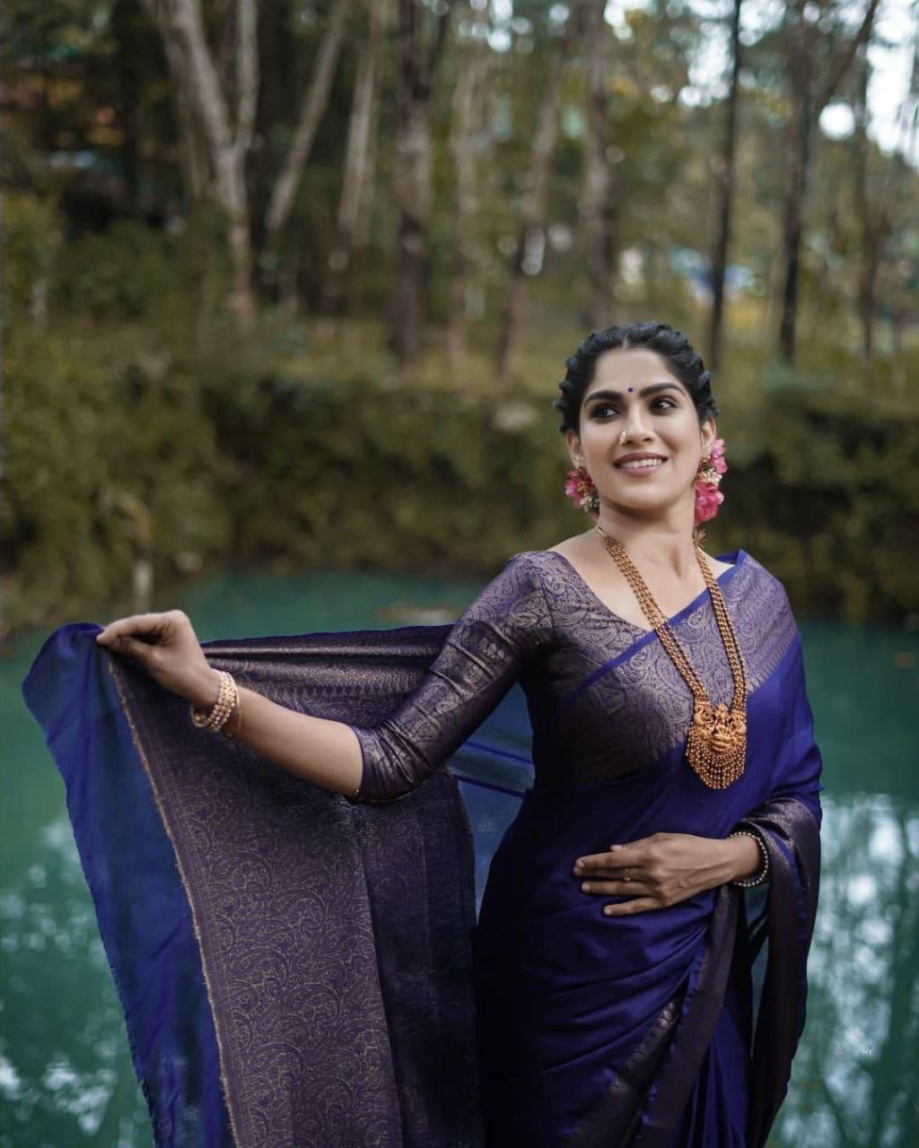 Dazzling Navy Blue Color Soft Lichi Silk Saree With Blouse Piece