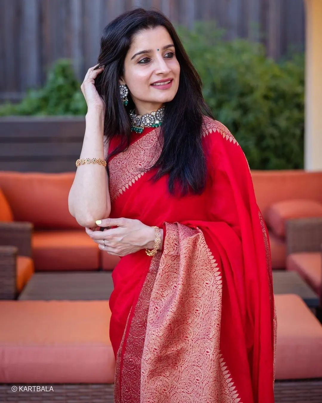 Magnificent Red Color Soft Lichi Silk Saree With Blouse Piece