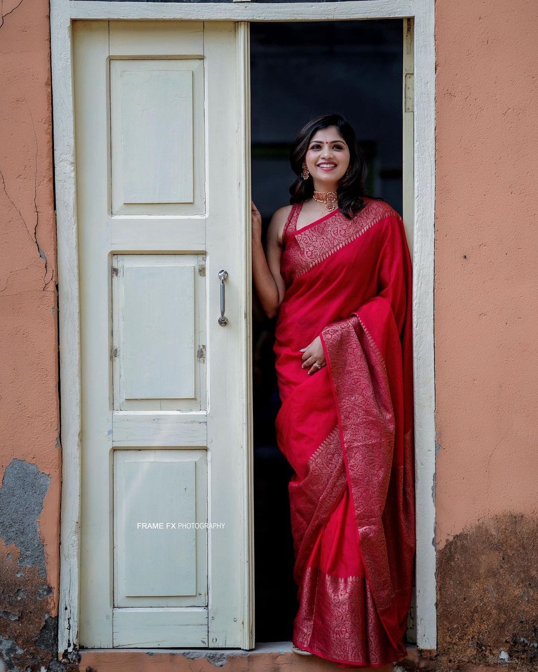 Magnificent Red Color Soft Lichi Silk Saree With Blouse Piece