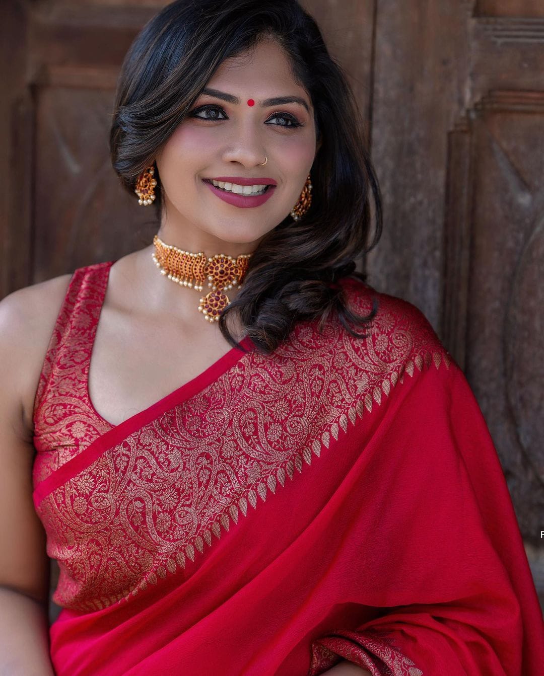 Magnificent Red Color Soft Lichi Silk Saree With Blouse Piece