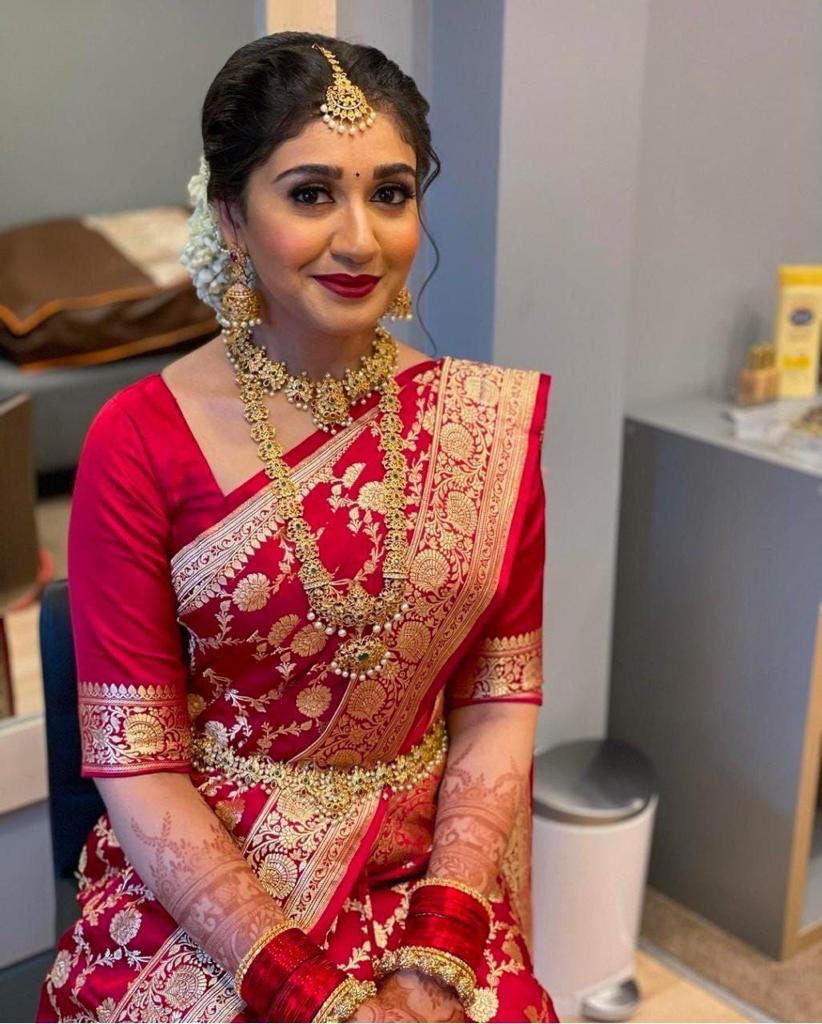 Enthralling Red Color Banarasi Soft Silk Saree With Blouse Piece