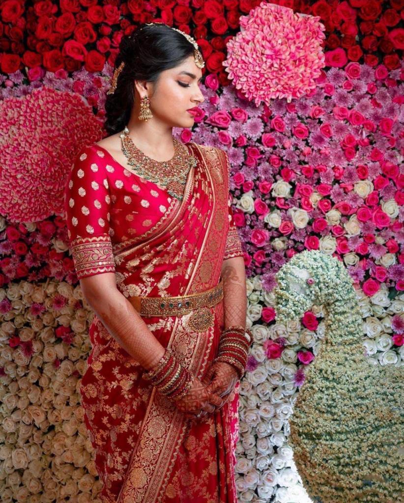 Enthralling Red Color Banarasi Soft Silk Saree With Blouse Piece