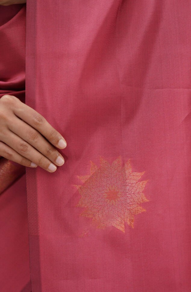 Opulent Pink Color Soft Lichi Silk Saree With Blouse Piece